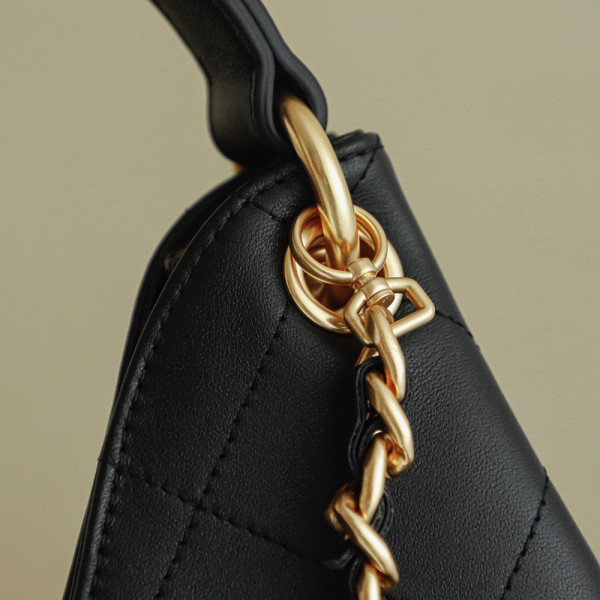 CL TOTE BAG [C21KA-084221] CELINE CHANEL ACCESSORIES LOEWE SHOES LOUIS VUITTON DIRO YSL OTHER BRAND HANDBAGS BALENCIAGA BOTTEGA VENETA GOYARD HERMES BURBERRY VALENTINO GUCCI FENDI MIUMIU CHLOE PRADA BVLGARI SUITCASE NEW ARRIVAL 