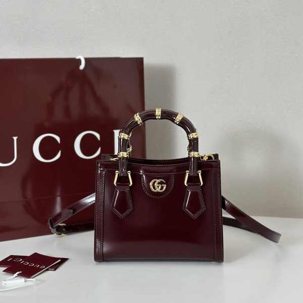 Gucci Diana small tote bag - 20*16*10CM [832936安可拉红] CELINE CHANEL ACCESSORIES LOEWE SHOES LOUIS VUITTON DIRO YSL OTHER BRAND HANDBAGS BALENCIAGA BOTTEGA VENETA GOYARD HERMES BURBERRY VALENTINO GUCCI FENDI MIUMIU CHLOE PRADA BVLGARI SUITCASE NEW ARRIVAL 