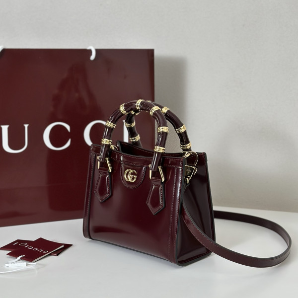 Gucci Diana small tote bag - 20*16*10CM [832936安可拉红] CELINE CHANEL ACCESSORIES LOEWE SHOES LOUIS VUITTON DIRO YSL OTHER BRAND HANDBAGS BALENCIAGA BOTTEGA VENETA GOYARD HERMES BURBERRY VALENTINO GUCCI FENDI MIUMIU CHLOE PRADA BVLGARI SUITCASE NEW ARRIVAL 