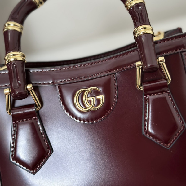 Gucci Diana small tote bag - 20*16*10CM [832936安可拉红] CELINE CHANEL ACCESSORIES LOEWE SHOES LOUIS VUITTON DIRO YSL OTHER BRAND HANDBAGS BALENCIAGA BOTTEGA VENETA GOYARD HERMES BURBERRY VALENTINO GUCCI FENDI MIUMIU CHLOE PRADA BVLGARI SUITCASE NEW ARRIVAL 