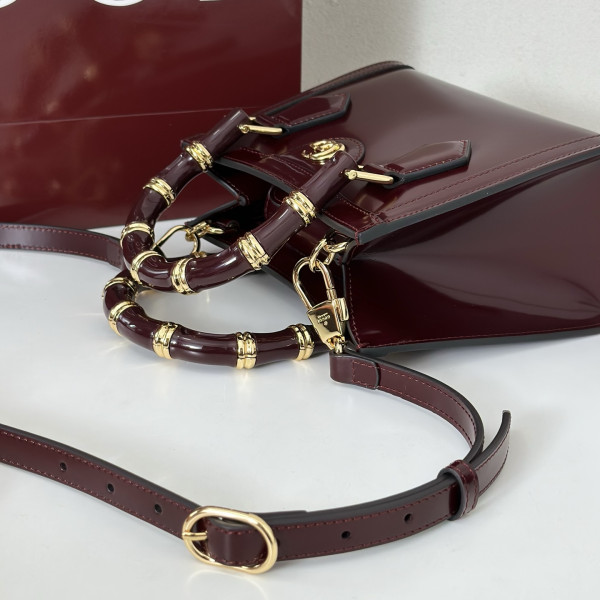 Gucci Diana small tote bag - 20*16*10CM [832936安可拉红] CELINE CHANEL ACCESSORIES LOEWE SHOES LOUIS VUITTON DIRO YSL OTHER BRAND HANDBAGS BALENCIAGA BOTTEGA VENETA GOYARD HERMES BURBERRY VALENTINO GUCCI FENDI MIUMIU CHLOE PRADA BVLGARI SUITCASE NEW ARRIVAL 