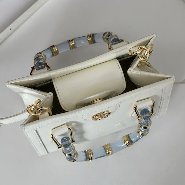 Gucci Diana small tote bag - 20*16*10CM [832936米白] CELINE CHANEL ACCESSORIES LOEWE SHOES LOUIS VUITTON DIRO YSL OTHER BRAND HANDBAGS BALENCIAGA BOTTEGA VENETA GOYARD HERMES BURBERRY VALENTINO GUCCI FENDI MIUMIU CHLOE PRADA BVLGARI SUITCASE NEW ARRIVAL 