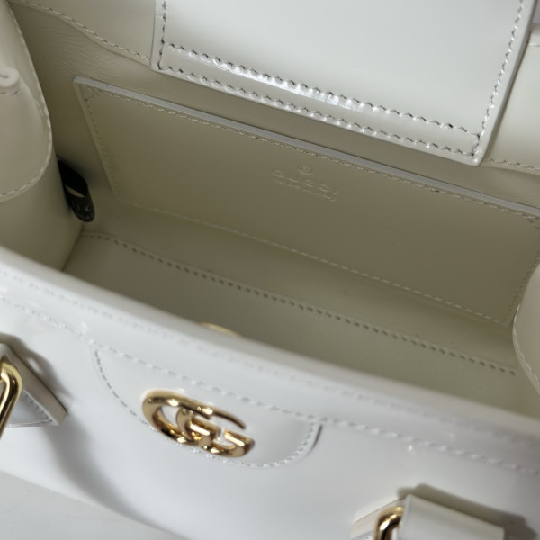 Gucci Diana small tote bag - 20*16*10CM [832936米白] CELINE CHANEL ACCESSORIES LOEWE SHOES LOUIS VUITTON DIRO YSL OTHER BRAND HANDBAGS BALENCIAGA BOTTEGA VENETA GOYARD HERMES BURBERRY VALENTINO GUCCI FENDI MIUMIU CHLOE PRADA BVLGARI SUITCASE NEW ARRIVAL 