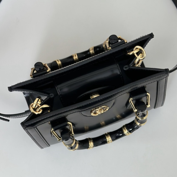 Gucci Diana small tote bag - 20*16*10CM [832936克色] CELINE CHANEL ACCESSORIES LOEWE SHOES LOUIS VUITTON DIRO YSL OTHER BRAND HANDBAGS BALENCIAGA BOTTEGA VENETA GOYARD HERMES BURBERRY VALENTINO GUCCI FENDI MIUMIU CHLOE PRADA BVLGARI SUITCASE NEW ARRIVAL 