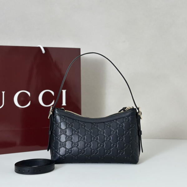 Gucci GG Emblem small shoulder bag - 22*14*8CM [C21K4-021342] CELINE CHANEL ACCESSORIES LOEWE SHOES LOUIS VUITTON DIRO YSL OTHER BRAND HANDBAGS BALENCIAGA BOTTEGA VENETA GOYARD HERMES BURBERRY VALENTINO GUCCI FENDI MIUMIU CHLOE PRADA BVLGARI SUITCASE NEW ARRIVAL 