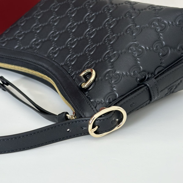 Gucci GG Emblem small shoulder bag - 22*14*8CM [C21K4-021342] CELINE CHANEL ACCESSORIES LOEWE SHOES LOUIS VUITTON DIRO YSL OTHER BRAND HANDBAGS BALENCIAGA BOTTEGA VENETA GOYARD HERMES BURBERRY VALENTINO GUCCI FENDI MIUMIU CHLOE PRADA BVLGARI SUITCASE NEW ARRIVAL 