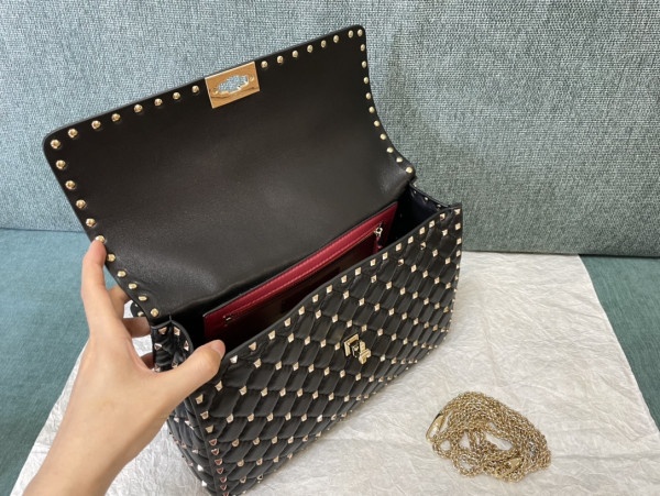 Valentino Nappa Rockstud Spike Bag [C21K1-085147] CELINE CHANEL ACCESSORIES LOEWE SHOES LOUIS VUITTON DIRO YSL OTHER BRAND HANDBAGS BALENCIAGA BOTTEGA VENETA GOYARD HERMES BURBERRY VALENTINO GUCCI FENDI MIUMIU CHLOE PRADA BVLGARI SUITCASE NEW ARRIVAL 