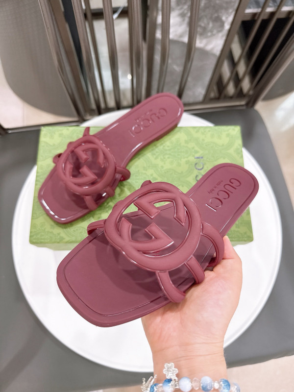 GUCCI WOMEN'S INTERLOCKING G SLIDE SANDAL [C21K1-013512] CELINE CHANEL ACCESSORIES LOEWE SHOES LOUIS VUITTON DIRO YSL OTHER BRAND HANDBAGS BALENCIAGA BOTTEGA VENETA GOYARD HERMES BURBERRY VALENTINO GUCCI FENDI MIUMIU CHLOE PRADA BVLGARI SUITCASE NEW ARRIVAL 