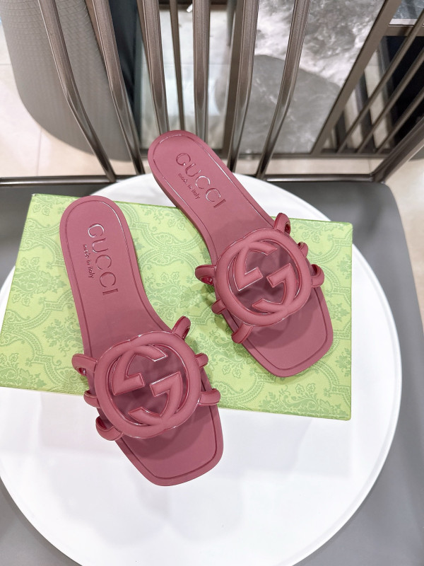 GUCCI WOMEN'S INTERLOCKING G SLIDE SANDAL [C21K1-013512] CELINE CHANEL ACCESSORIES LOEWE SHOES LOUIS VUITTON DIRO YSL OTHER BRAND HANDBAGS BALENCIAGA BOTTEGA VENETA GOYARD HERMES BURBERRY VALENTINO GUCCI FENDI MIUMIU CHLOE PRADA BVLGARI SUITCASE NEW ARRIVAL 