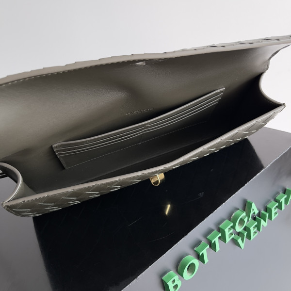 BOTTEGA VENETA Long Clutch Andiamo With Handle-31*13*3CM [741511-3] CELINE CHANEL ACCESSORIES LOEWE SHOES LOUIS VUITTON DIRO YSL OTHER BRAND HANDBAGS BALENCIAGA BOTTEGA VENETA GOYARD HERMES BURBERRY VALENTINO GUCCI FENDI MIUMIU CHLOE PRADA BVLGARI SUITCASE NEW ARRIVAL 