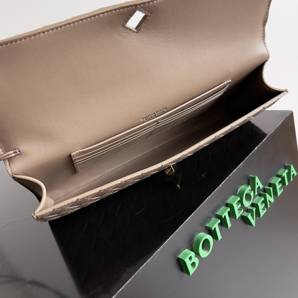 BOTTEGA VENETA Long Clutch Andiamo With Handle-31*13*3CM [741511-2] CELINE CHANEL ACCESSORIES LOEWE SHOES LOUIS VUITTON DIRO YSL OTHER BRAND HANDBAGS BALENCIAGA BOTTEGA VENETA GOYARD HERMES BURBERRY VALENTINO GUCCI FENDI MIUMIU CHLOE PRADA BVLGARI SUITCASE NEW ARRIVAL 