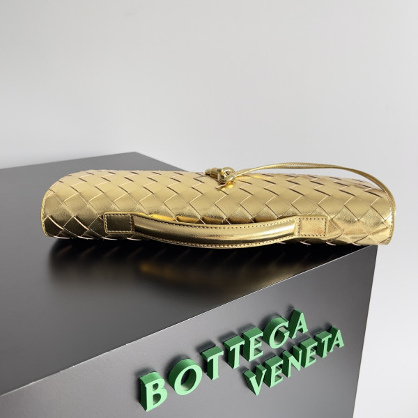 BOTTEGA VENETA Long Clutch Andiamo With Handle-31*13*3CM [741511] CELINE CHANEL ACCESSORIES LOEWE SHOES LOUIS VUITTON DIRO YSL OTHER BRAND HANDBAGS BALENCIAGA BOTTEGA VENETA GOYARD HERMES BURBERRY VALENTINO GUCCI FENDI MIUMIU CHLOE PRADA BVLGARI SUITCASE NEW ARRIVAL 