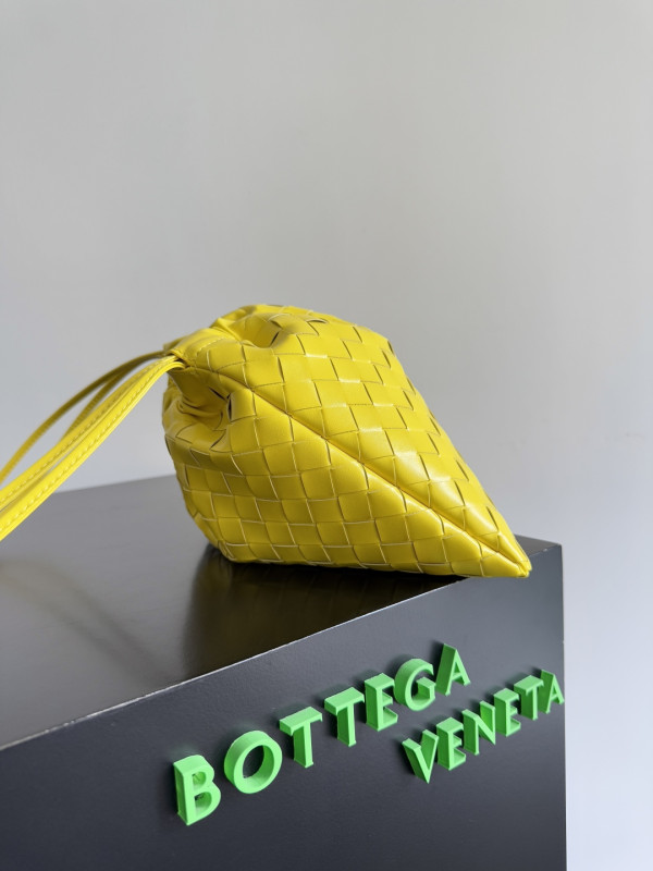 BOTTEGA VENETA Medium Dustbag [796728-5] CELINE CHANEL ACCESSORIES LOEWE SHOES LOUIS VUITTON DIRO YSL OTHER BRAND HANDBAGS BALENCIAGA BOTTEGA VENETA GOYARD HERMES BURBERRY VALENTINO GUCCI FENDI MIUMIU CHLOE PRADA BVLGARI SUITCASE NEW ARRIVAL 