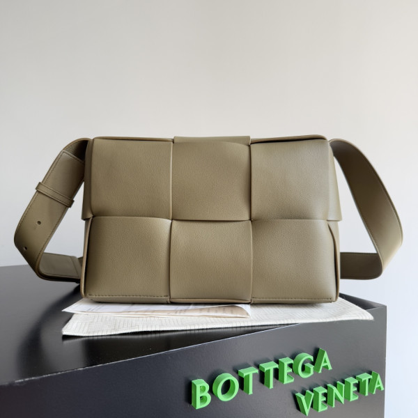 BOTTEGA VENETA Arco Camera Bag -28*18*9cm (image for) BOTTEGA VENETA Arco Camera Bag -28*18*9cm