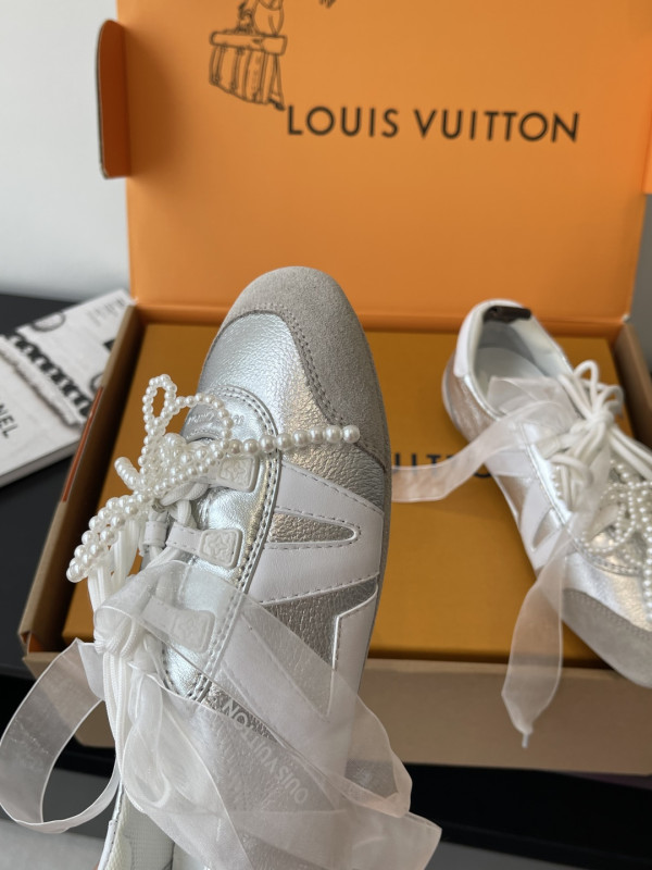 LOUIS VUITTON Sneakerina [C21JW-081137] CELINE CHANEL ACCESSORIES LOEWE SHOES LOUIS VUITTON DIRO YSL OTHER BRAND HANDBAGS BALENCIAGA BOTTEGA VENETA GOYARD HERMES BURBERRY VALENTINO GUCCI FENDI MIUMIU CHLOE PRADA BVLGARI SUITCASE NEW ARRIVAL 