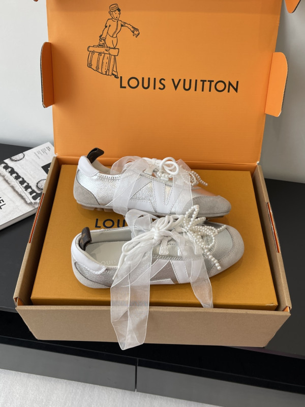 LOUIS VUITTON Sneakerina [C21JW-081137] CELINE CHANEL ACCESSORIES LOEWE SHOES LOUIS VUITTON DIRO YSL OTHER BRAND HANDBAGS BALENCIAGA BOTTEGA VENETA GOYARD HERMES BURBERRY VALENTINO GUCCI FENDI MIUMIU CHLOE PRADA BVLGARI SUITCASE NEW ARRIVAL 