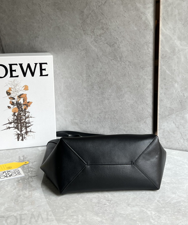 Lowee Puzzle Fold medium Tote - 25.5X14.5X31.5cm [C21JP-031344] CELINE CHANEL ACCESSORIES LOEWE SHOES LOUIS VUITTON DIRO YSL OTHER BRAND HANDBAGS BALENCIAGA BOTTEGA VENETA GOYARD HERMES BURBERRY VALENTINO GUCCI FENDI MIUMIU CHLOE PRADA BVLGARI SUITCASE NEW ARRIVAL 
