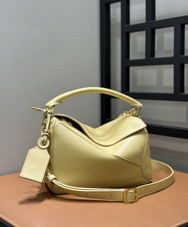Lowee Small Puzzle Bag-24*16*10.5cm [C21JP-030242] CELINE CHANEL ACCESSORIES LOEWE SHOES LOUIS VUITTON DIRO YSL OTHER BRAND HANDBAGS BALENCIAGA BOTTEGA VENETA GOYARD HERMES BURBERRY VALENTINO GUCCI FENDI MIUMIU CHLOE PRADA BVLGARI SUITCASE NEW ARRIVAL 