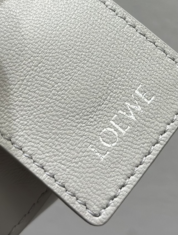 Lowee Small Puzzle Bag-24*16*10.5cm [C21JP-030138] CELINE CHANEL ACCESSORIES LOEWE SHOES LOUIS VUITTON DIRO YSL OTHER BRAND HANDBAGS BALENCIAGA BOTTEGA VENETA GOYARD HERMES BURBERRY VALENTINO GUCCI FENDI MIUMIU CHLOE PRADA BVLGARI SUITCASE NEW ARRIVAL 