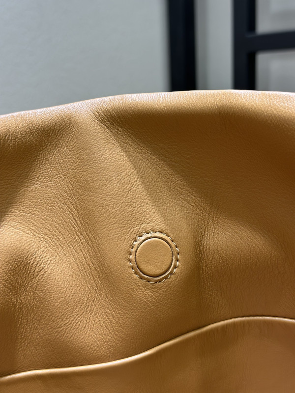 Lowee Flamenco purse - 30*24.5*10cm [C21JP-025830] CELINE CHANEL ACCESSORIES LOEWE SHOES LOUIS VUITTON DIRO YSL OTHER BRAND HANDBAGS BALENCIAGA BOTTEGA VENETA GOYARD HERMES BURBERRY VALENTINO GUCCI FENDI MIUMIU CHLOE PRADA BVLGARI SUITCASE NEW ARRIVAL 