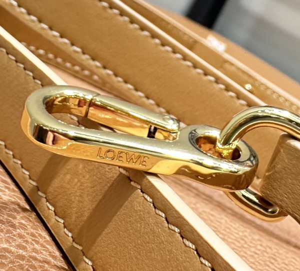 Lowee Flamenco purse - 30*24.5*10cm [C21JP-025830] CELINE CHANEL ACCESSORIES LOEWE SHOES LOUIS VUITTON DIRO YSL OTHER BRAND HANDBAGS BALENCIAGA BOTTEGA VENETA GOYARD HERMES BURBERRY VALENTINO GUCCI FENDI MIUMIU CHLOE PRADA BVLGARI SUITCASE NEW ARRIVAL 