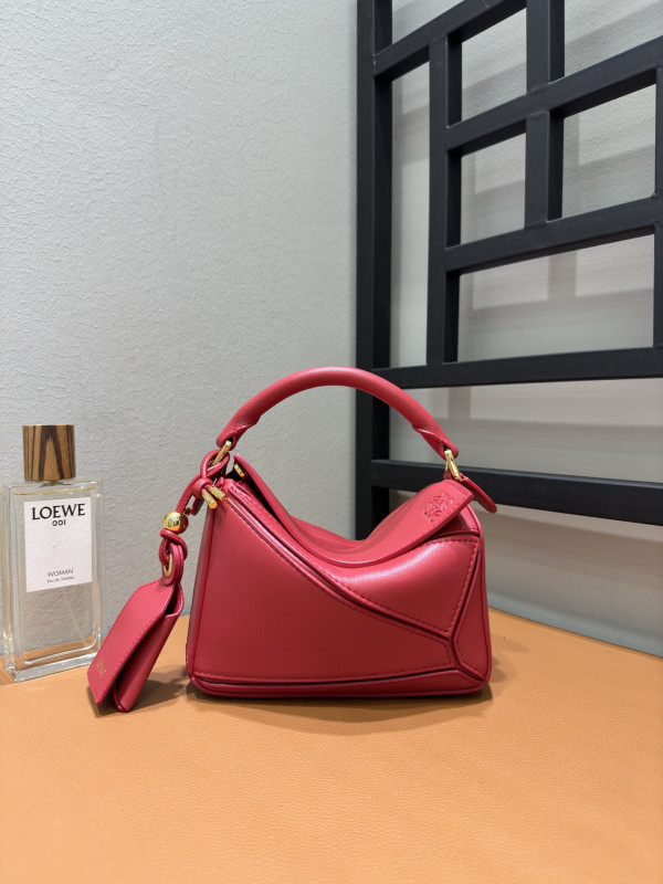 LOWEE PUZZLE BAG-18*12*7.5CM [C21JP-025458] CELINE CHANEL ACCESSORIES LOEWE SHOES LOUIS VUITTON DIRO YSL OTHER BRAND HANDBAGS BALENCIAGA BOTTEGA VENETA GOYARD HERMES BURBERRY VALENTINO GUCCI FENDI MIUMIU CHLOE PRADA BVLGARI SUITCASE NEW ARRIVAL 
