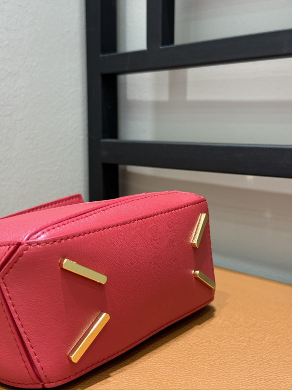 LOWEE PUZZLE BAG-18*12*7.5CM [C21JP-025458] CELINE CHANEL ACCESSORIES LOEWE SHOES LOUIS VUITTON DIRO YSL OTHER BRAND HANDBAGS BALENCIAGA BOTTEGA VENETA GOYARD HERMES BURBERRY VALENTINO GUCCI FENDI MIUMIU CHLOE PRADA BVLGARI SUITCASE NEW ARRIVAL 