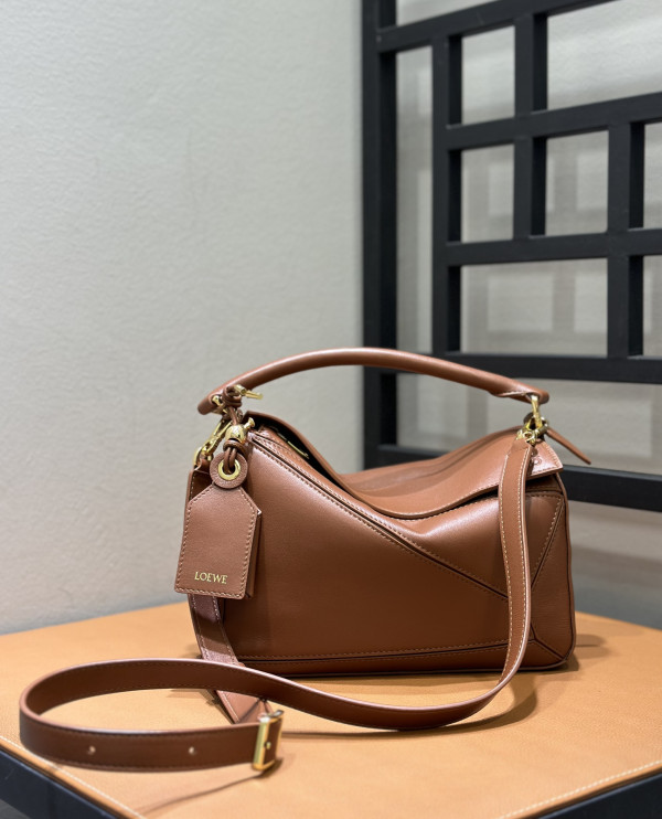 Lowee Small Puzzle Bag-24*16*10.5cm [C21JP-025050] CELINE CHANEL ACCESSORIES LOEWE SHOES LOUIS VUITTON DIRO YSL OTHER BRAND HANDBAGS BALENCIAGA BOTTEGA VENETA GOYARD HERMES BURBERRY VALENTINO GUCCI FENDI MIUMIU CHLOE PRADA BVLGARI SUITCASE NEW ARRIVAL 