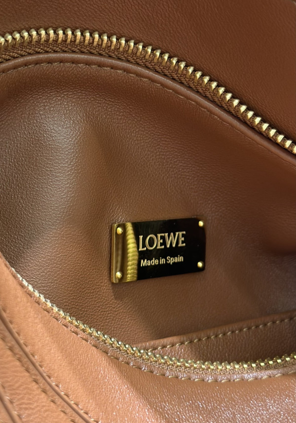 Lowee Small Puzzle Bag-24*16*10.5cm [C21JP-025050] CELINE CHANEL ACCESSORIES LOEWE SHOES LOUIS VUITTON DIRO YSL OTHER BRAND HANDBAGS BALENCIAGA BOTTEGA VENETA GOYARD HERMES BURBERRY VALENTINO GUCCI FENDI MIUMIU CHLOE PRADA BVLGARI SUITCASE NEW ARRIVAL 