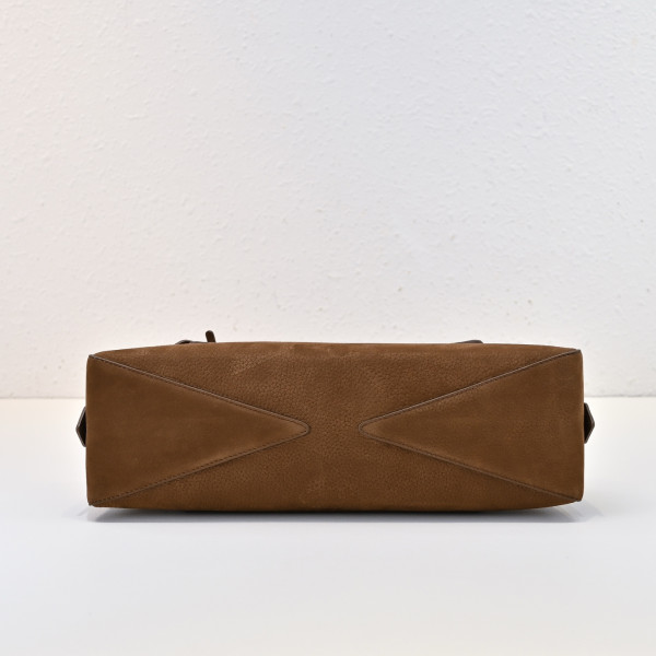 ALA?A LE TECKEL SHOULDER BAG - 33*10*9.5cm [C21JN-081804] CELINE CHANEL ACCESSORIES LOEWE SHOES LOUIS VUITTON DIRO YSL OTHER BRAND HANDBAGS BALENCIAGA BOTTEGA VENETA GOYARD HERMES BURBERRY VALENTINO GUCCI FENDI MIUMIU CHLOE PRADA BVLGARI SUITCASE NEW ARRIVAL 