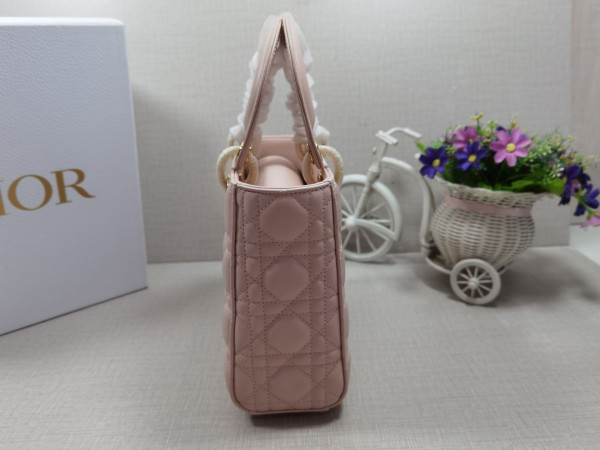 LADY DI0R-20CM [C21JL-020239] CELINE CHANEL ACCESSORIES LOEWE SHOES LOUIS VUITTON DIRO YSL OTHER BRAND HANDBAGS BALENCIAGA BOTTEGA VENETA GOYARD HERMES BURBERRY VALENTINO GUCCI FENDI MIUMIU CHLOE PRADA BVLGARI SUITCASE NEW ARRIVAL 