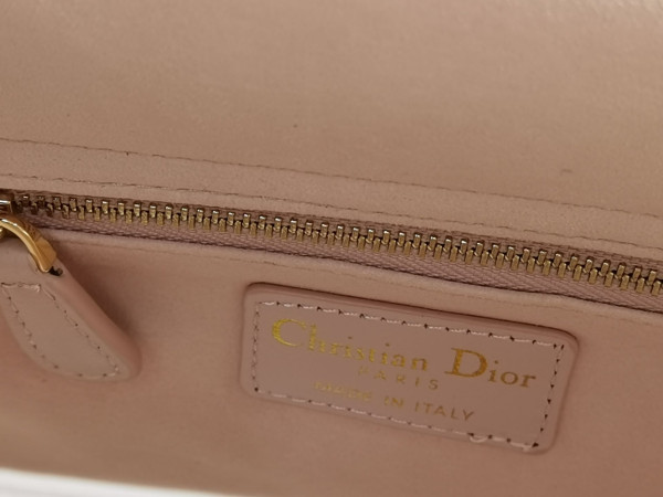 LADY DI0R-20CM [C21JL-020239] CELINE CHANEL ACCESSORIES LOEWE SHOES LOUIS VUITTON DIRO YSL OTHER BRAND HANDBAGS BALENCIAGA BOTTEGA VENETA GOYARD HERMES BURBERRY VALENTINO GUCCI FENDI MIUMIU CHLOE PRADA BVLGARI SUITCASE NEW ARRIVAL 