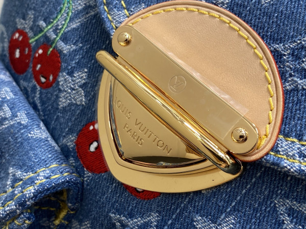 LOUIS VUITTON Venice BACKPACK [M13679] CELINE CHANEL ACCESSORIES LOEWE SHOES LOUIS VUITTON DIRO YSL OTHER BRAND HANDBAGS BALENCIAGA BOTTEGA VENETA GOYARD HERMES BURBERRY VALENTINO GUCCI FENDI MIUMIU CHLOE PRADA BVLGARI SUITCASE NEW ARRIVAL 
