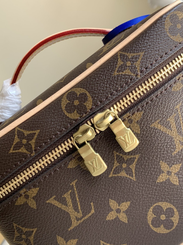 Louis Vuitton Nice Mini [M44495] CELINE CHANEL ACCESSORIES LOEWE SHOES LOUIS VUITTON DIRO YSL OTHER BRAND HANDBAGS BALENCIAGA BOTTEGA VENETA GOYARD HERMES BURBERRY VALENTINO GUCCI FENDI MIUMIU CHLOE PRADA BVLGARI SUITCASE NEW ARRIVAL 