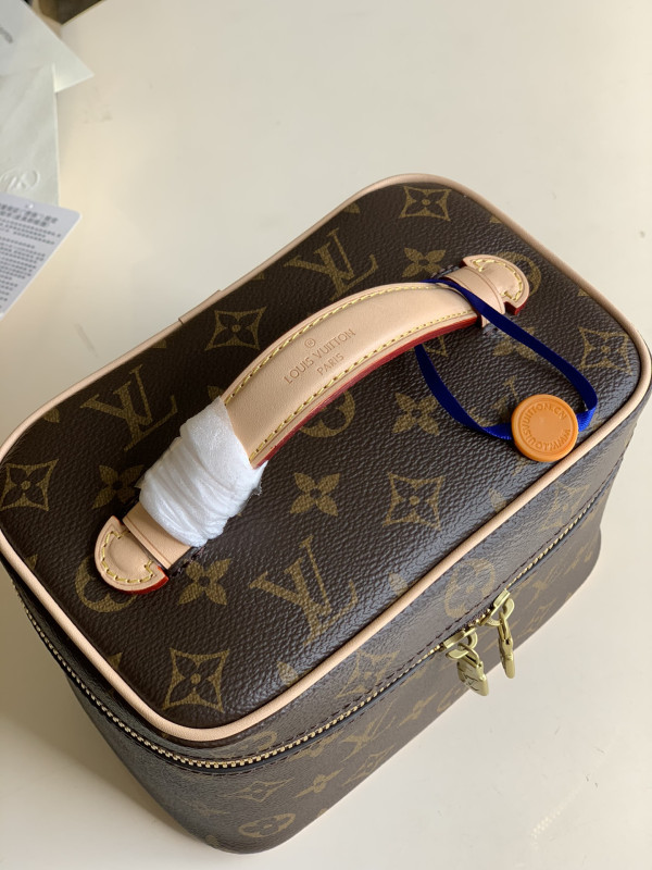 Louis Vuitton Nice Mini [M44495] CELINE CHANEL ACCESSORIES LOEWE SHOES LOUIS VUITTON DIRO YSL OTHER BRAND HANDBAGS BALENCIAGA BOTTEGA VENETA GOYARD HERMES BURBERRY VALENTINO GUCCI FENDI MIUMIU CHLOE PRADA BVLGARI SUITCASE NEW ARRIVAL 
