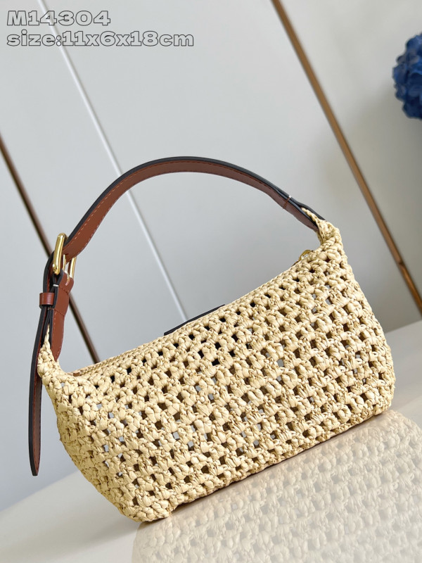 Louis Vuitton Hills Pochette [M14304] CELINE CHANEL ACCESSORIES LOEWE SHOES LOUIS VUITTON DIRO YSL OTHER BRAND HANDBAGS BALENCIAGA BOTTEGA VENETA GOYARD HERMES BURBERRY VALENTINO GUCCI FENDI MIUMIU CHLOE PRADA BVLGARI SUITCASE NEW ARRIVAL 