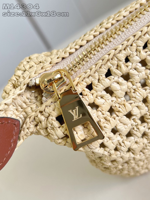 Louis Vuitton Hills Pochette [M14304] CELINE CHANEL ACCESSORIES LOEWE SHOES LOUIS VUITTON DIRO YSL OTHER BRAND HANDBAGS BALENCIAGA BOTTEGA VENETA GOYARD HERMES BURBERRY VALENTINO GUCCI FENDI MIUMIU CHLOE PRADA BVLGARI SUITCASE NEW ARRIVAL 
