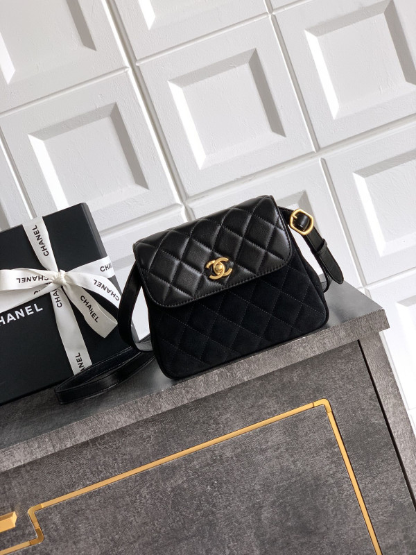 CL BAG - 14.5x18x6.5cm [C21JI-083842] CELINE CHANEL ACCESSORIES LOEWE SHOES LOUIS VUITTON DIRO YSL OTHER BRAND HANDBAGS BALENCIAGA BOTTEGA VENETA GOYARD HERMES BURBERRY VALENTINO GUCCI FENDI MIUMIU CHLOE PRADA BVLGARI SUITCASE NEW ARRIVAL 