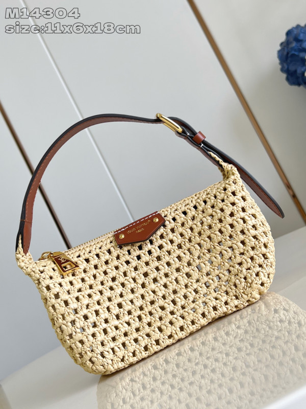 (image for) Louis Vuitton Hills Pochette