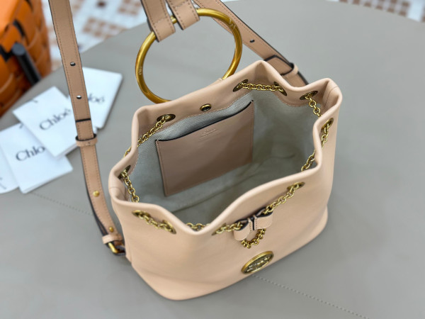 Chloe bracelet backpack in grained leather- 22*20*10.5cm [C21JI-074724] CELINE CHANEL ACCESSORIES LOEWE SHOES LOUIS VUITTON DIRO YSL OTHER BRAND HANDBAGS BALENCIAGA BOTTEGA VENETA GOYARD HERMES BURBERRY VALENTINO GUCCI FENDI MIUMIU CHLOE PRADA BVLGARI SUITCASE NEW ARRIVAL 