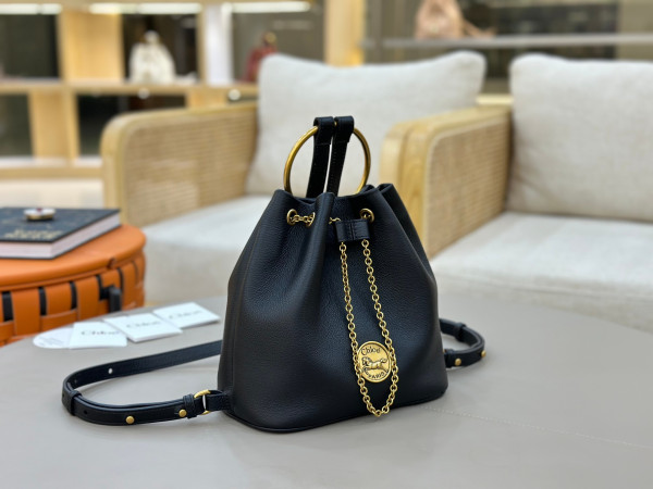 Chloe bracelet backpack in grained leather- 22*20*10.5cm [C21JI-074435] CELINE CHANEL ACCESSORIES LOEWE SHOES LOUIS VUITTON DIRO YSL OTHER BRAND HANDBAGS BALENCIAGA BOTTEGA VENETA GOYARD HERMES BURBERRY VALENTINO GUCCI FENDI MIUMIU CHLOE PRADA BVLGARI SUITCASE NEW ARRIVAL 
