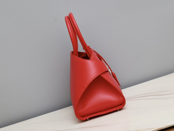 FERRAGAMO HUG HANDBAG - 31.5*19*22CM [C21HG-020045] CELINE CHANEL ACCESSORIES LOEWE SHOES LOUIS VUITTON DIRO YSL OTHER BRAND HANDBAGS BALENCIAGA BOTTEGA VENETA GOYARD HERMES BURBERRY VALENTINO GUCCI FENDI MIUMIU CHLOE PRADA BVLGARI SUITCASE NEW ARRIVAL 