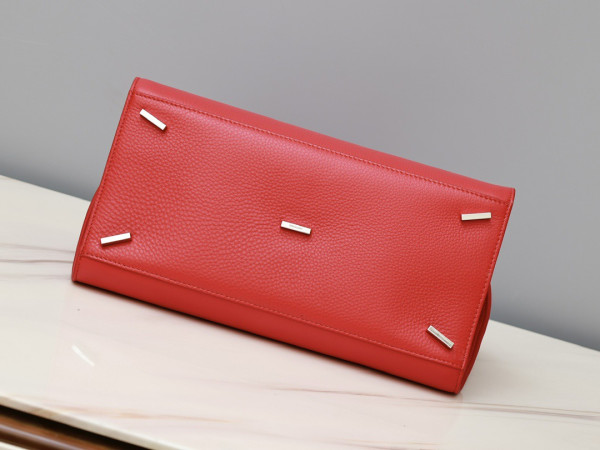 FERRAGAMO HUG HANDBAG - 31.5*19*22CM [C21HG-020045] CELINE CHANEL ACCESSORIES LOEWE SHOES LOUIS VUITTON DIRO YSL OTHER BRAND HANDBAGS BALENCIAGA BOTTEGA VENETA GOYARD HERMES BURBERRY VALENTINO GUCCI FENDI MIUMIU CHLOE PRADA BVLGARI SUITCASE NEW ARRIVAL 