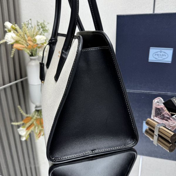 Prada Medium linen blend and leather tote bag - 35*22.5*18CM [1BG572-3] CELINE CHANEL ACCESSORIES LOEWE SHOES LOUIS VUITTON DIRO YSL OTHER BRAND HANDBAGS BALENCIAGA BOTTEGA VENETA GOYARD HERMES BURBERRY VALENTINO GUCCI FENDI MIUMIU CHLOE PRADA BVLGARI SUITCASE NEW ARRIVAL 