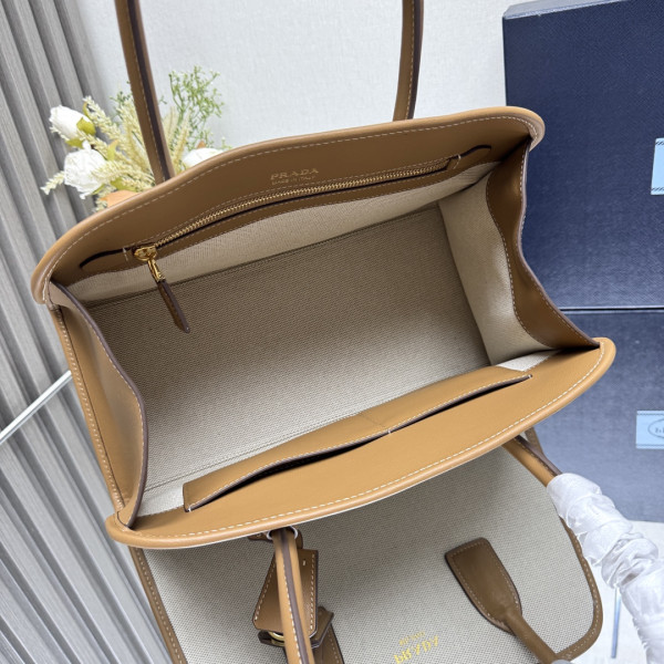 Prada Medium linen blend and leather tote bag - 35*22.5*18CM [1BG572] CELINE CHANEL ACCESSORIES LOEWE SHOES LOUIS VUITTON DIRO YSL OTHER BRAND HANDBAGS BALENCIAGA BOTTEGA VENETA GOYARD HERMES BURBERRY VALENTINO GUCCI FENDI MIUMIU CHLOE PRADA BVLGARI SUITCASE NEW ARRIVAL 