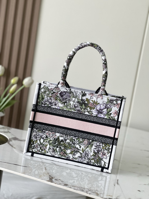 SMALL DIRO BOOK TOTE-26CM [C21H6-085359] CELINE CHANEL ACCESSORIES LOEWE SHOES LOUIS VUITTON DIRO YSL OTHER BRAND HANDBAGS BALENCIAGA BOTTEGA VENETA GOYARD HERMES BURBERRY VALENTINO GUCCI FENDI MIUMIU CHLOE PRADA BVLGARI SUITCASE NEW ARRIVAL 