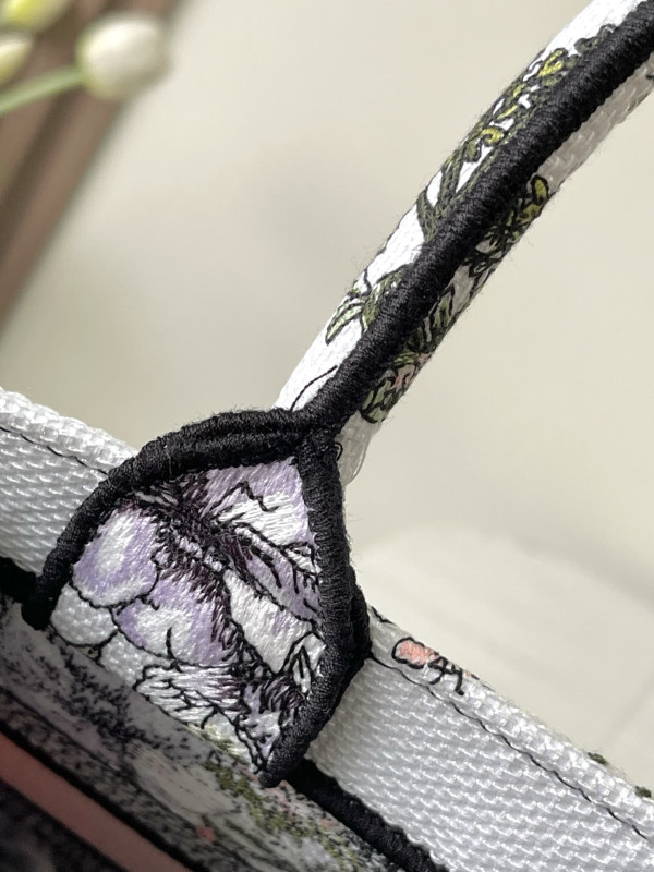 SMALL DIRO BOOK TOTE-26CM [C21H6-085359] CELINE CHANEL ACCESSORIES LOEWE SHOES LOUIS VUITTON DIRO YSL OTHER BRAND HANDBAGS BALENCIAGA BOTTEGA VENETA GOYARD HERMES BURBERRY VALENTINO GUCCI FENDI MIUMIU CHLOE PRADA BVLGARI SUITCASE NEW ARRIVAL 