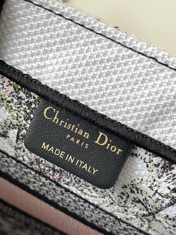 SMALL DIRO BOOK TOTE-26CM [C21H6-085359] CELINE CHANEL ACCESSORIES LOEWE SHOES LOUIS VUITTON DIRO YSL OTHER BRAND HANDBAGS BALENCIAGA BOTTEGA VENETA GOYARD HERMES BURBERRY VALENTINO GUCCI FENDI MIUMIU CHLOE PRADA BVLGARI SUITCASE NEW ARRIVAL 