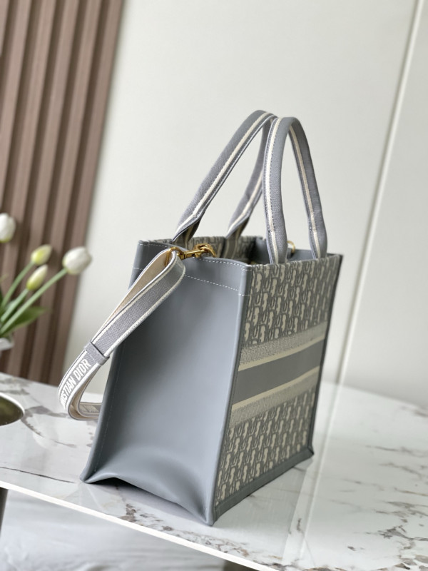 MEDIUM DIRO BOOK TOTE GREY-36CM [C21H6-085214] CELINE CHANEL ACCESSORIES LOEWE SHOES LOUIS VUITTON DIRO YSL OTHER BRAND HANDBAGS BALENCIAGA BOTTEGA VENETA GOYARD HERMES BURBERRY VALENTINO GUCCI FENDI MIUMIU CHLOE PRADA BVLGARI SUITCASE NEW ARRIVAL 