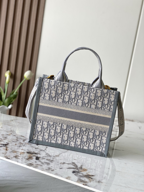 SMALL DIRO BOOK TOTE GREY-26CM [C21H6-085119] CELINE CHANEL ACCESSORIES LOEWE SHOES LOUIS VUITTON DIRO YSL OTHER BRAND HANDBAGS BALENCIAGA BOTTEGA VENETA GOYARD HERMES BURBERRY VALENTINO GUCCI FENDI MIUMIU CHLOE PRADA BVLGARI SUITCASE NEW ARRIVAL 
